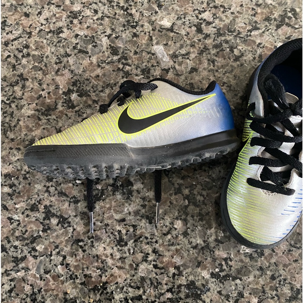 Indoor/Turf soccer cleats kids